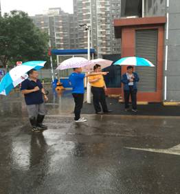 起劲应对强降雨，，mg不朽情缘物业在行动